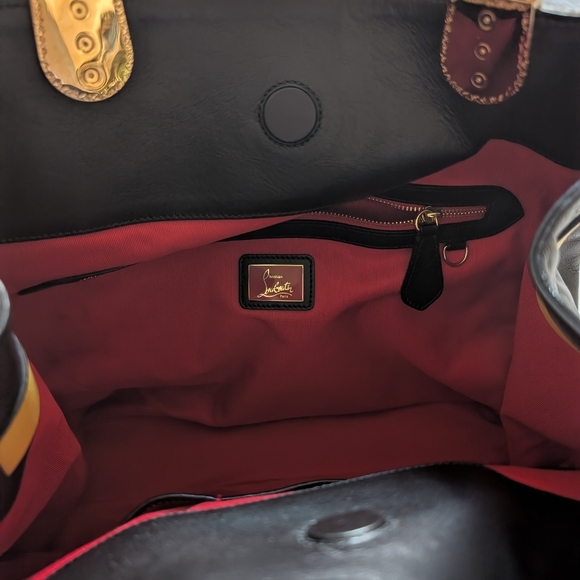 Christian Louboutin Shoulder Bag. - Picture 7 of 10